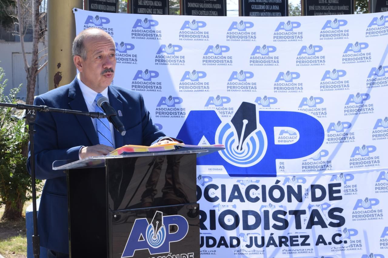 Rinden homenaje póstumo a periodistas en Cd. Juárez.