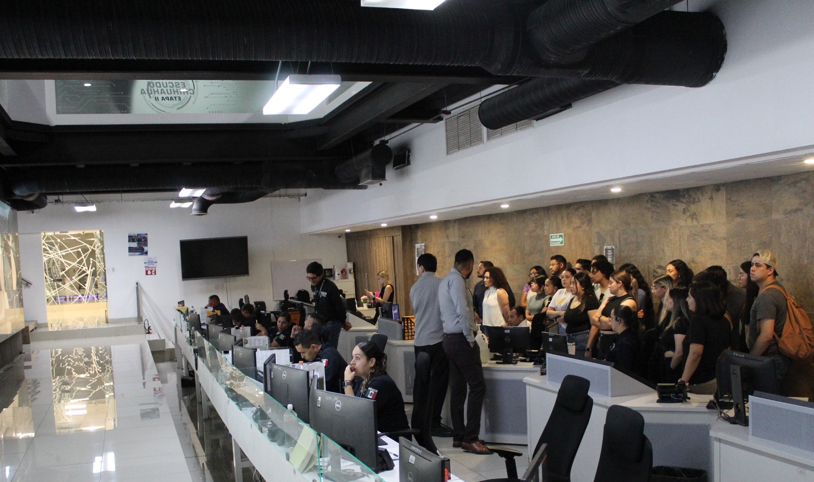 Conocen alumnos de la UTCH la Plataforma Escudo Chihuahua Capital y su desarrollo.