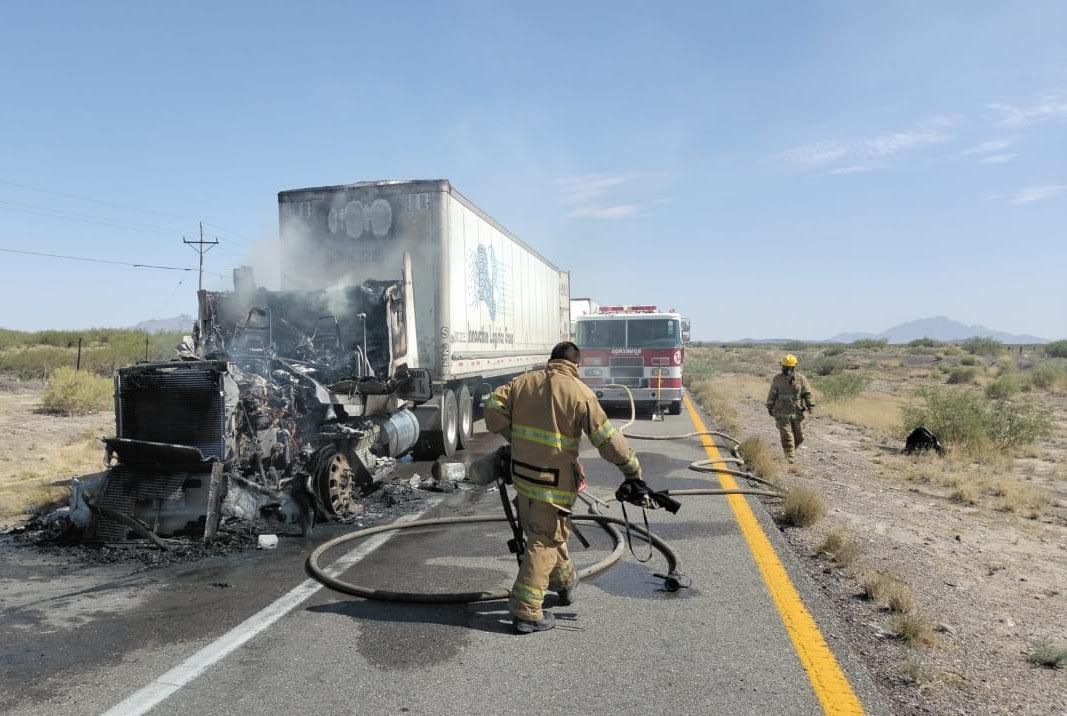 Cierran tramo carretero Juárez-Ahumada en sentido de norte a sur por accidente automovilístico