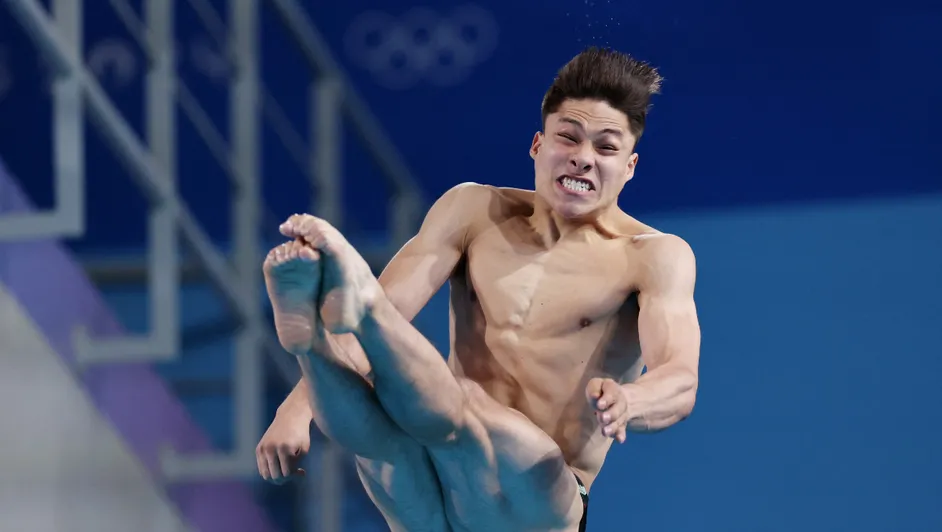 ¡Va por la medalla! Osmar Olvera clasifica a la final de clavados en trampolín de 3 metros en París 2024.