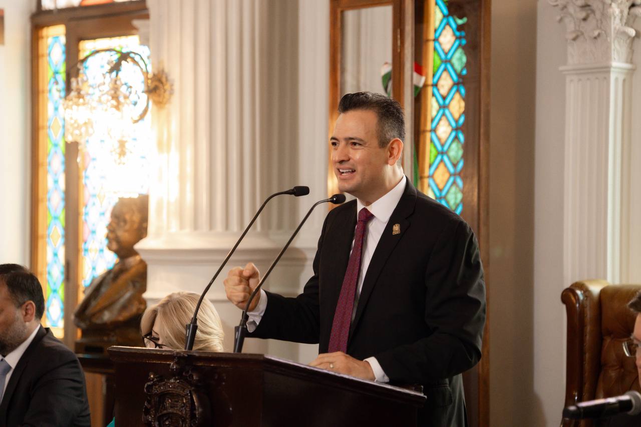 Entrega alcalde Marco Bonilla al Ayuntamiento su tercer Informe de Gobierno.