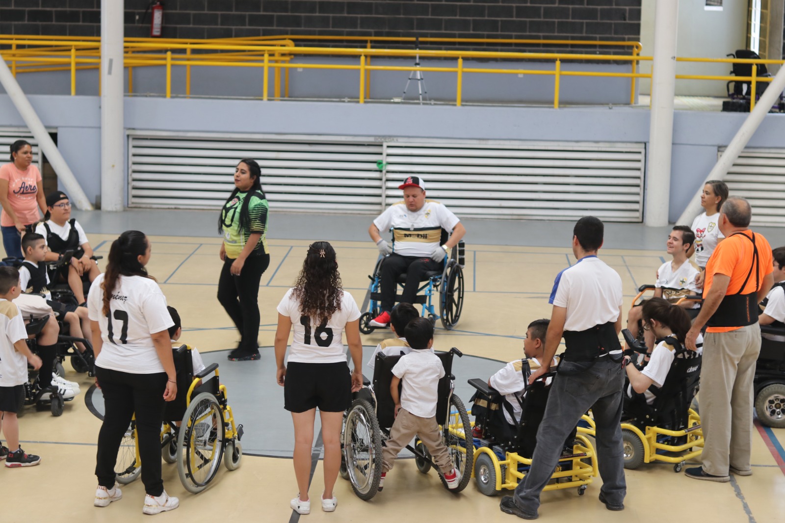 Participan chihuahuenses en Torneo Internacional de Powerchair.