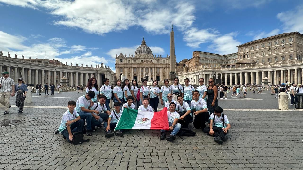 Triunfa en Italia grupo de danza folclórica “Témari” de la Secundaria Técnica No.60.