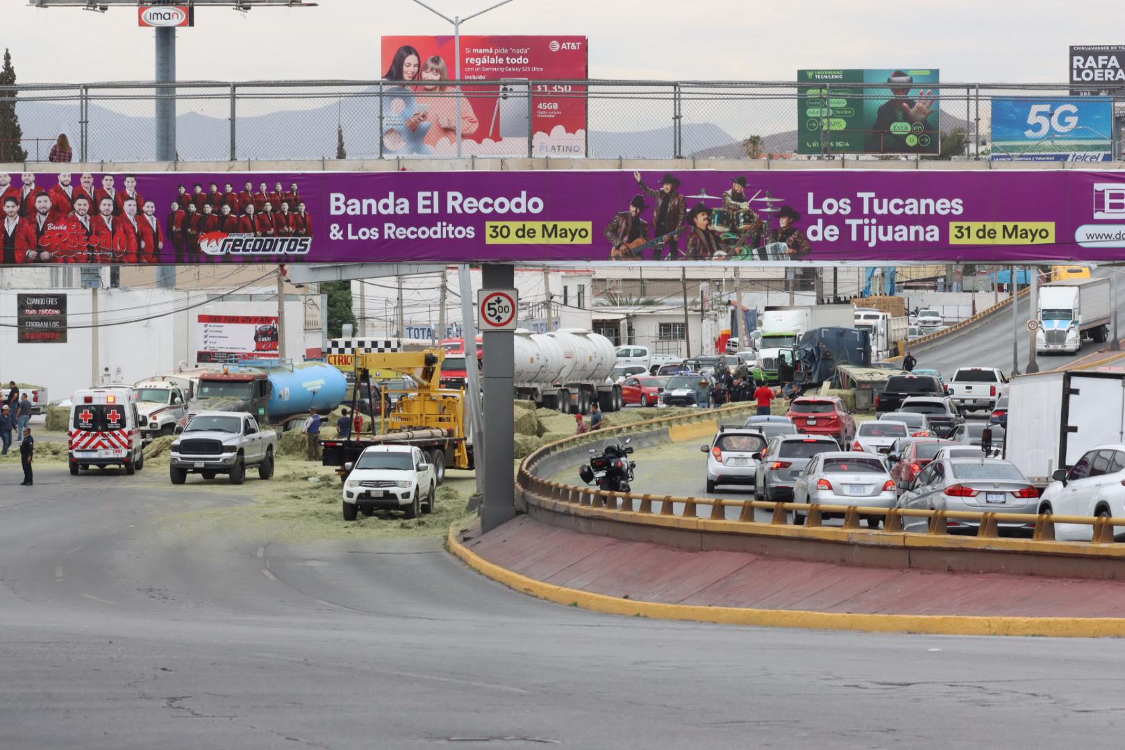 Accidente en el Periférico de la Juventud deja dos personas heridas y provoca caos vial.