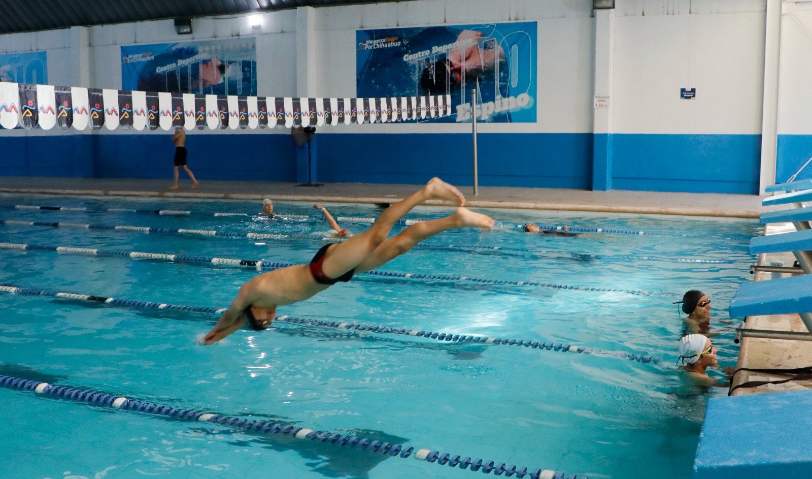 Usuario de la alberca ‘Niño Espino’ clasifica y se prepara para la Olimpiada Nacional 2025.