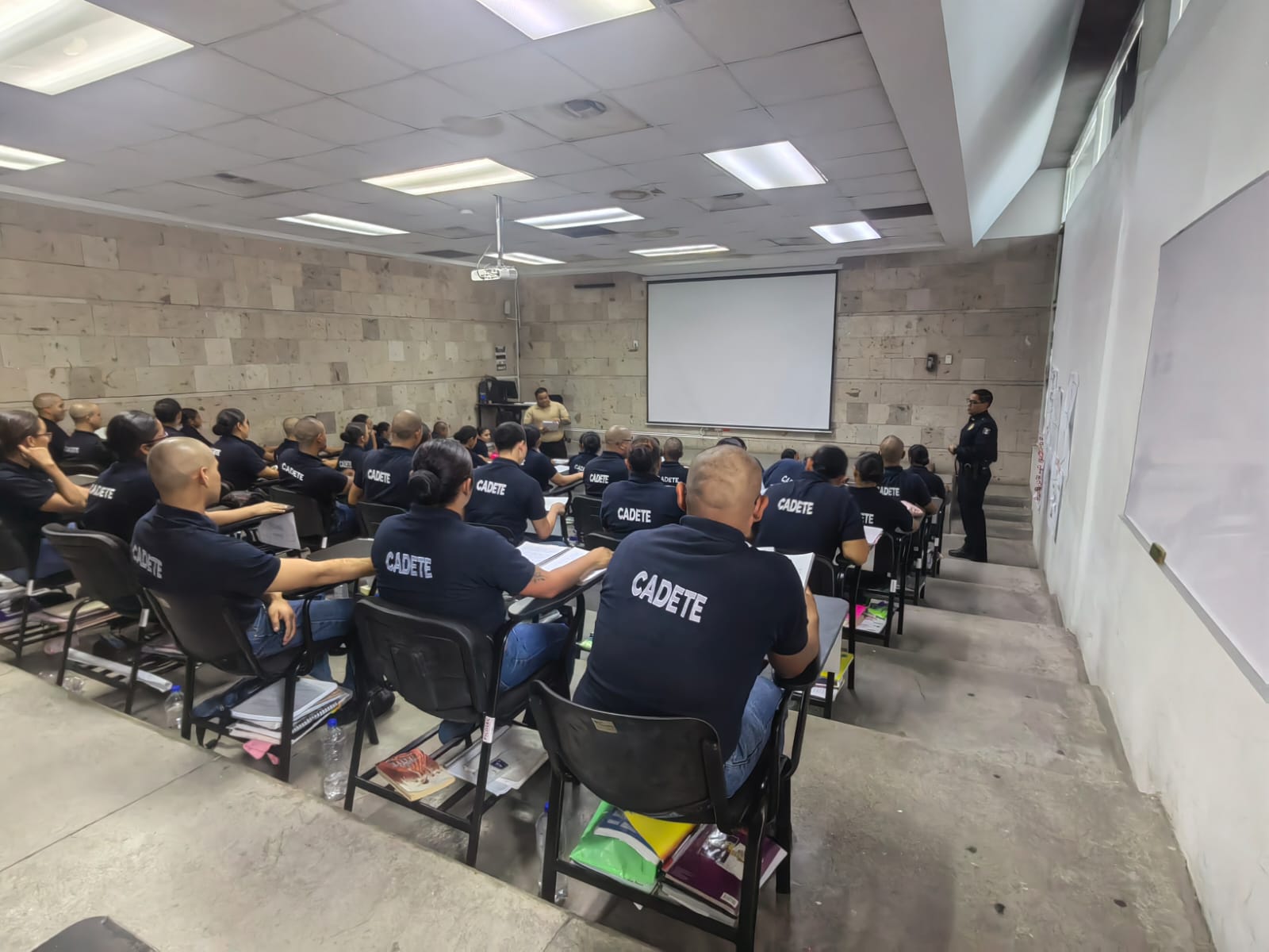 Invitan a mujeres y hombres con vocación de servicio a sumarse a las filas de la Policía Municipal.