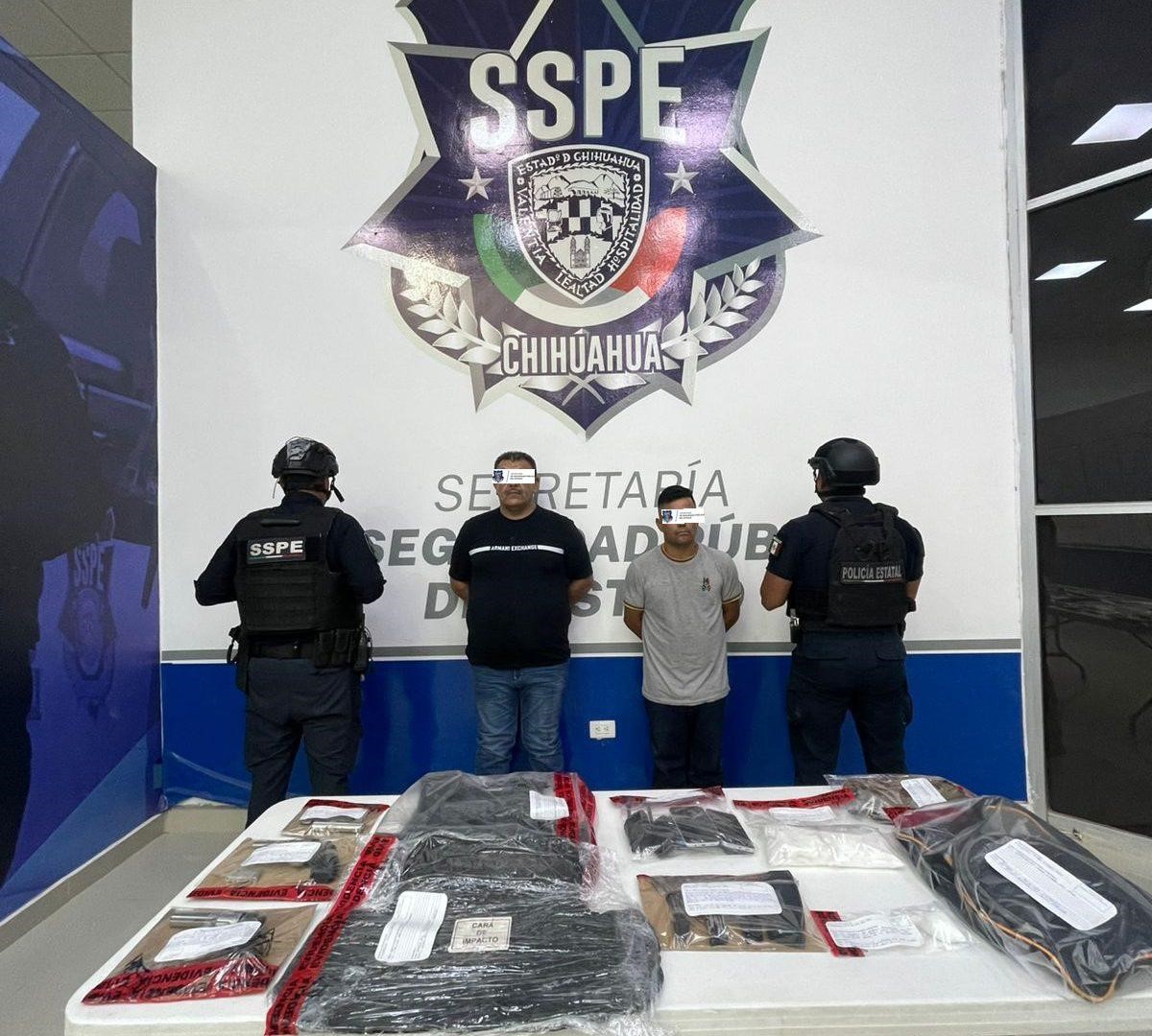 Arresta Policía del Estado a 2 sujetos con armamento, supuesta droga y vehículo implicado en delitos en Nuevo Casas Grandes