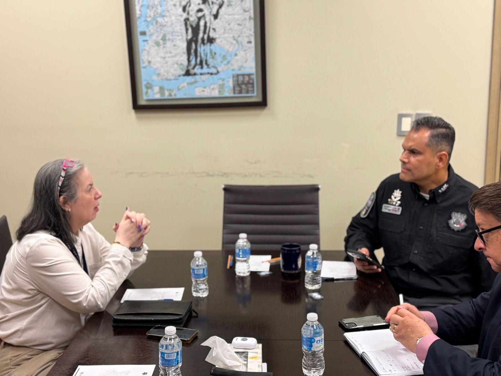 Plantean interconexión entre 911 de Ciudad Juárez y El Paso para fortalecer respuesta binacional