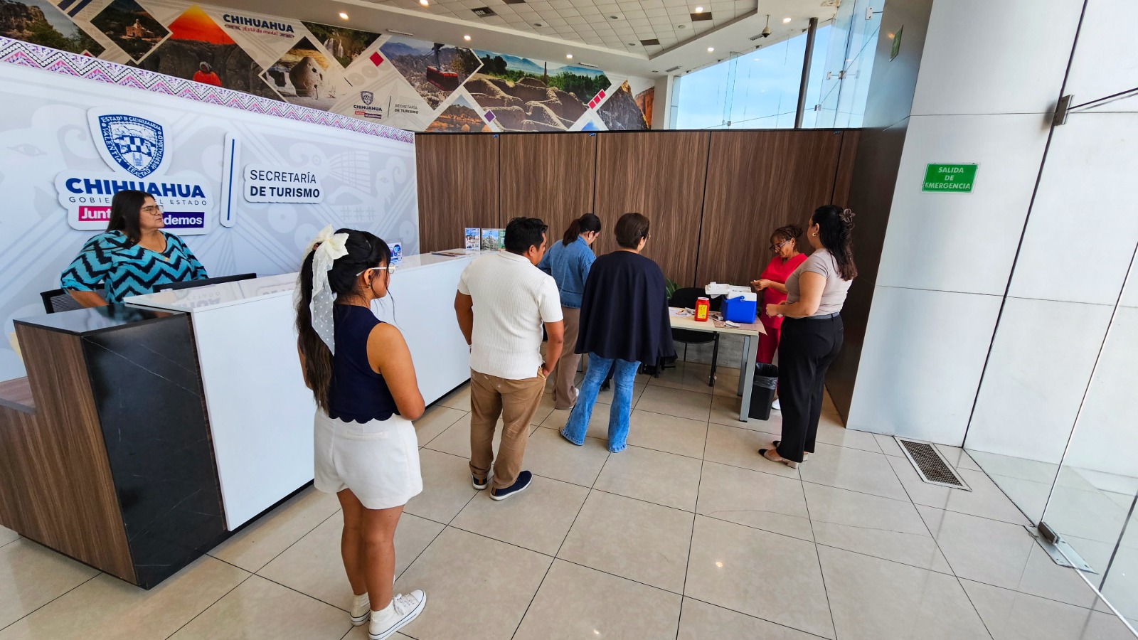 Instalan módulo de vacunación contra el sarampión en la Secretaría de Turismo
