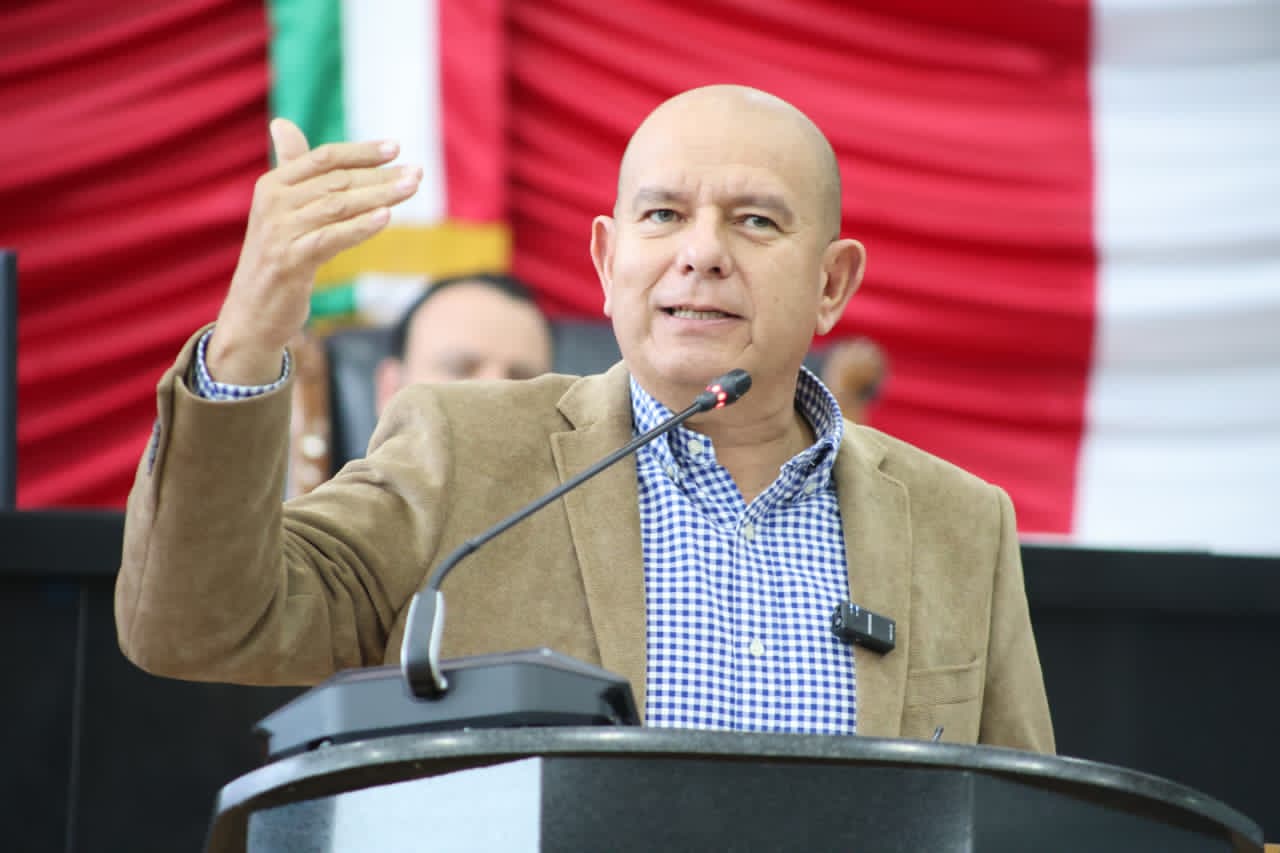 Chihuahua, entre burlas, pifias y traiciones: cuestiona Cuauhtémoc Estrada creación de unidad investigadora estatal