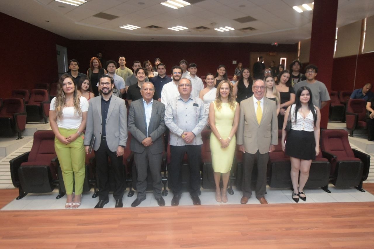 Despide UACH a estudiantes que realizarán movilidad académica en el semestre 2026.2